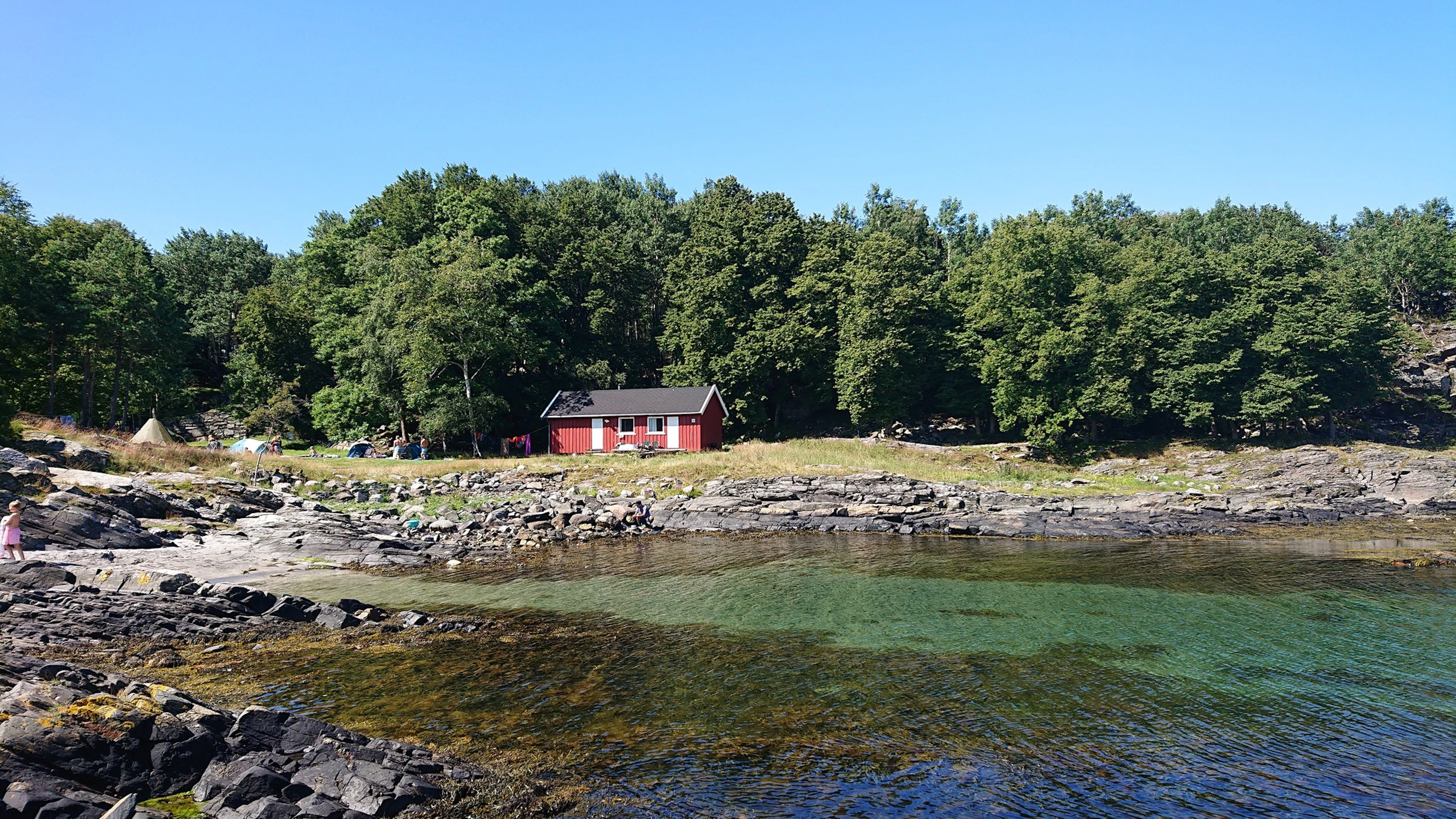 Jordbærbua auf Dvergsøya