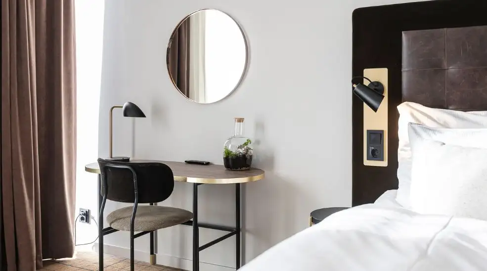 Hero-banner-background