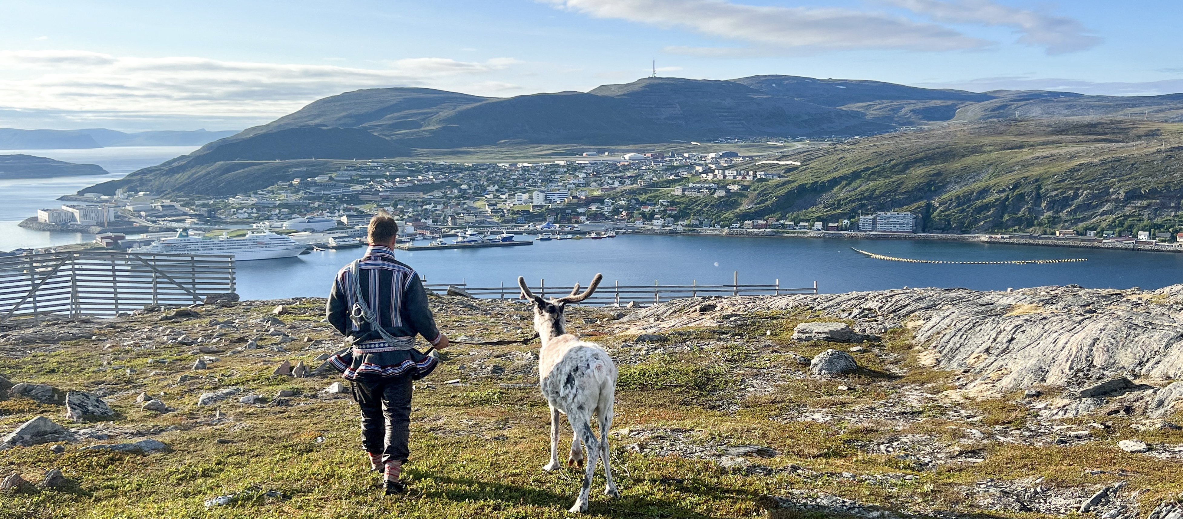 full-width-background-image