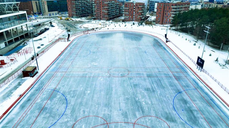 Dronebilde av isbanen