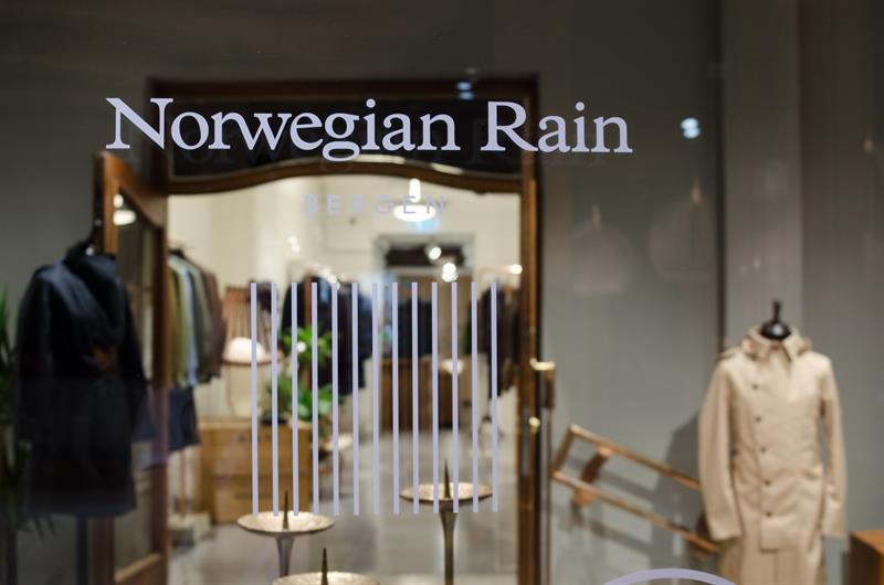 Inngang med påskriften «Norwegian Rain»