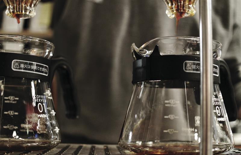 Detaljbilde av kaffekanner.