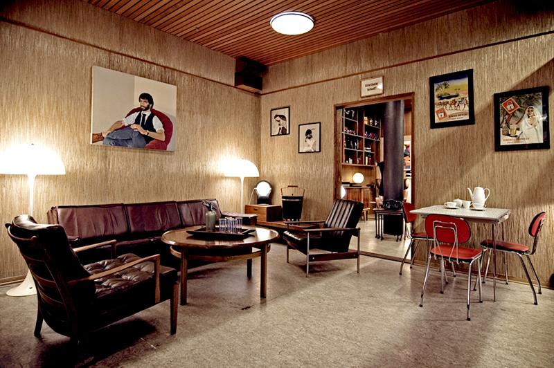 Vintage sitteplasser på Fuglen