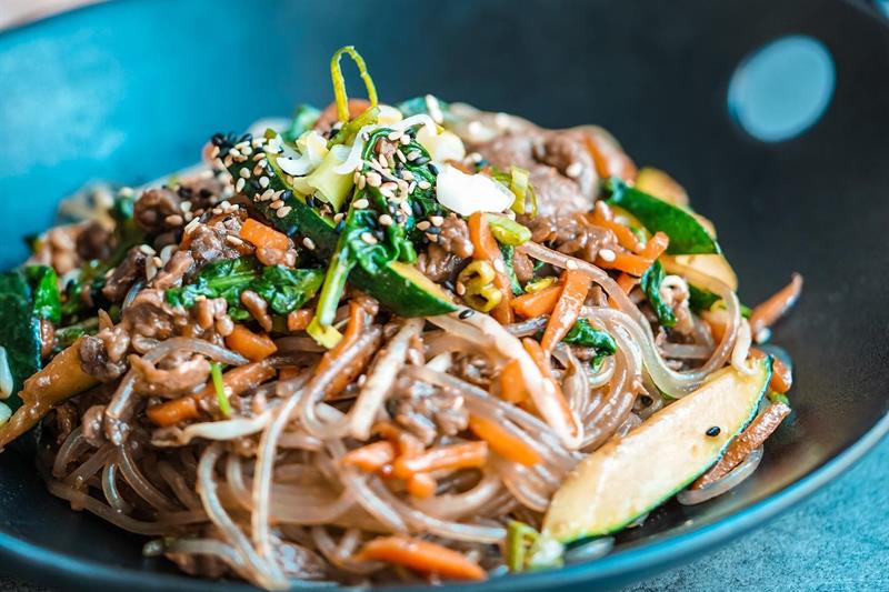 Nudler og grønnsaker på Monsun Noodlebar