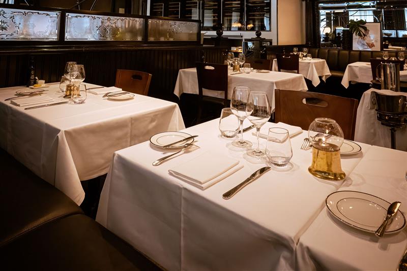 Sitteområdet inne på Brasserie Hansken