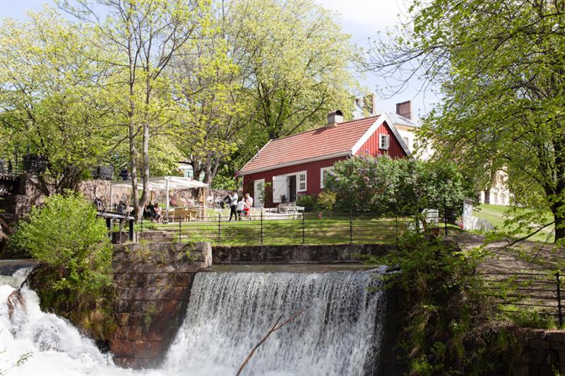 Hønse-Lovisas hus ved fossen