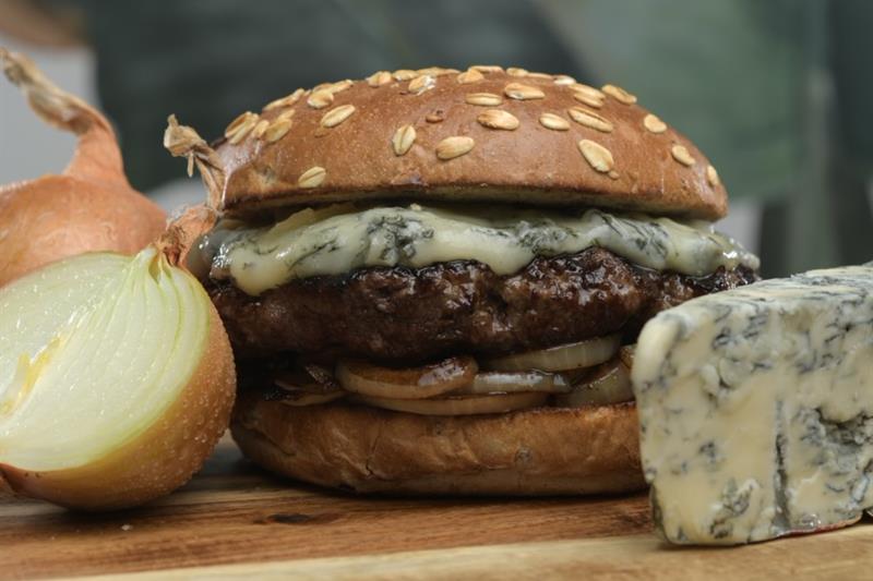 burger med blåmuggost