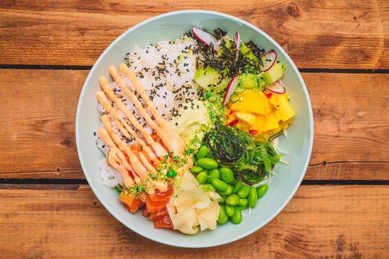 poke bowl med laks