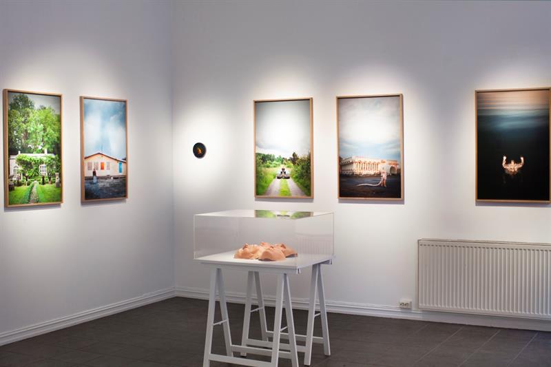 Utstillingen «Dogwalk» av Malin Griffiths, 13. april – 21. mai 2023 