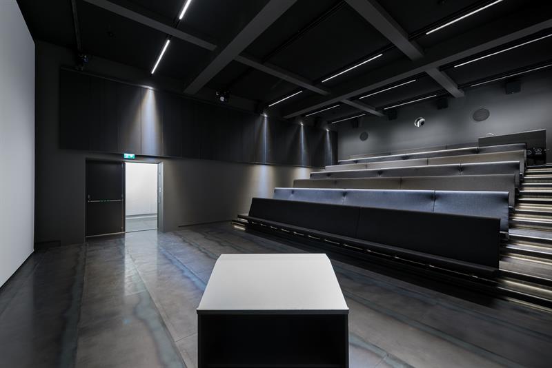 Hallen sett forfra