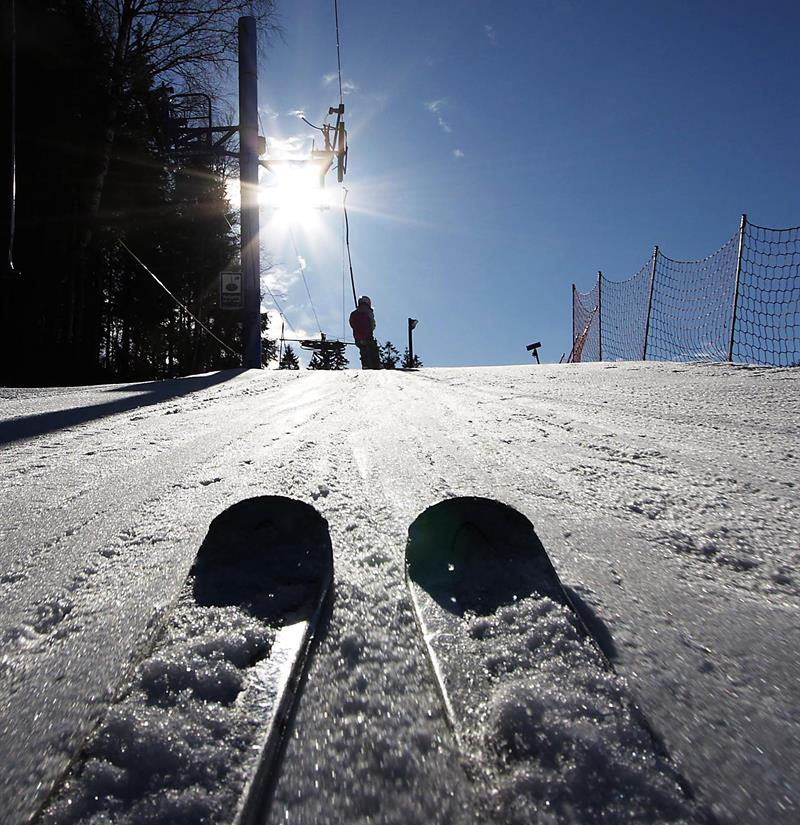 ski i bakkene, perfekte snøforhold og solskinn