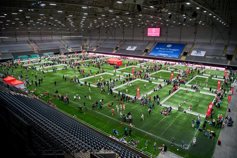Stort fotballarrangement på Telenor Arena i Oslo.