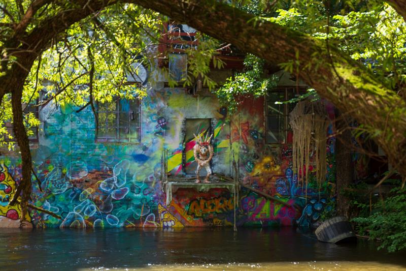 A colourful sculpture by Ingens gate.
