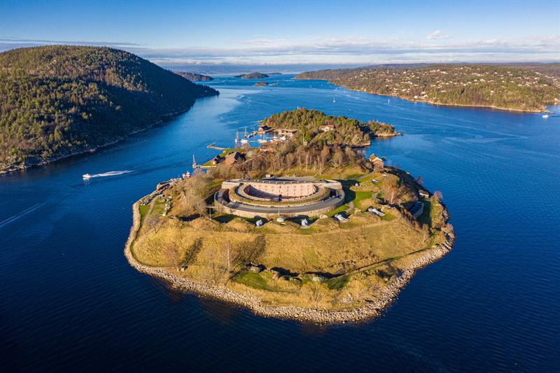 Flyfoto av Oscarsborg.