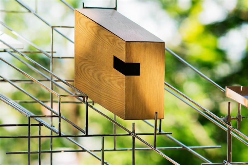 Sarah Szes fuglekassekunst: "Stilleben med landskap (modell for et habitat)"