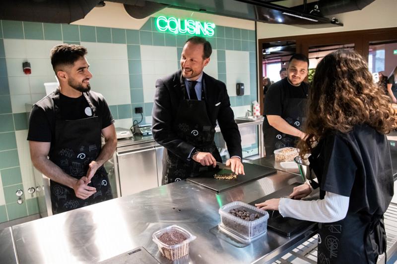 Kronprins Haakon på besøk hos fettere og kusiner