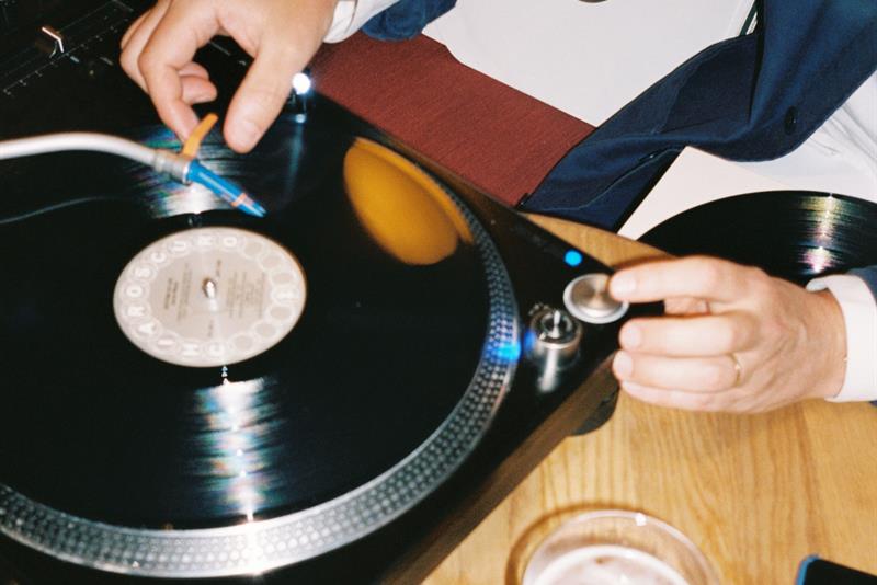 DJ.