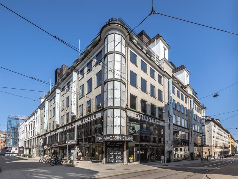 Fasade og inngangspartiet på Steen&Strøm. Oslo