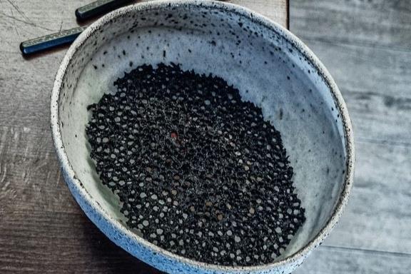 håndlaget keramikk