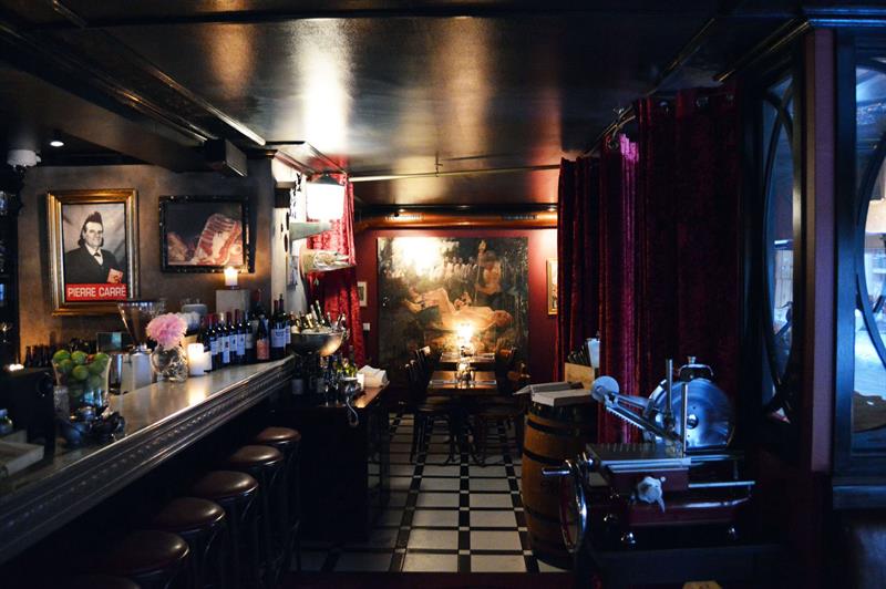 interiør og bar på St Lars