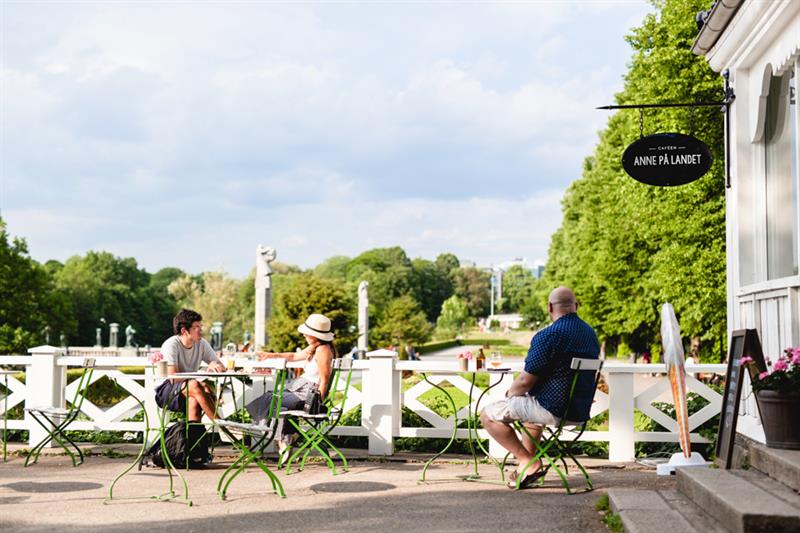 Uteservering i Vigelandsparken