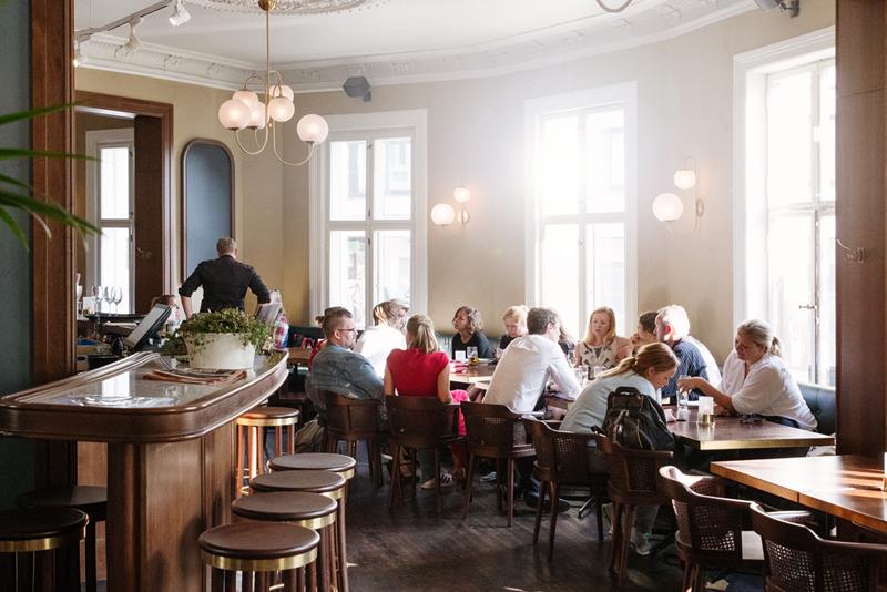 interiøret og baren på Tekehtopa