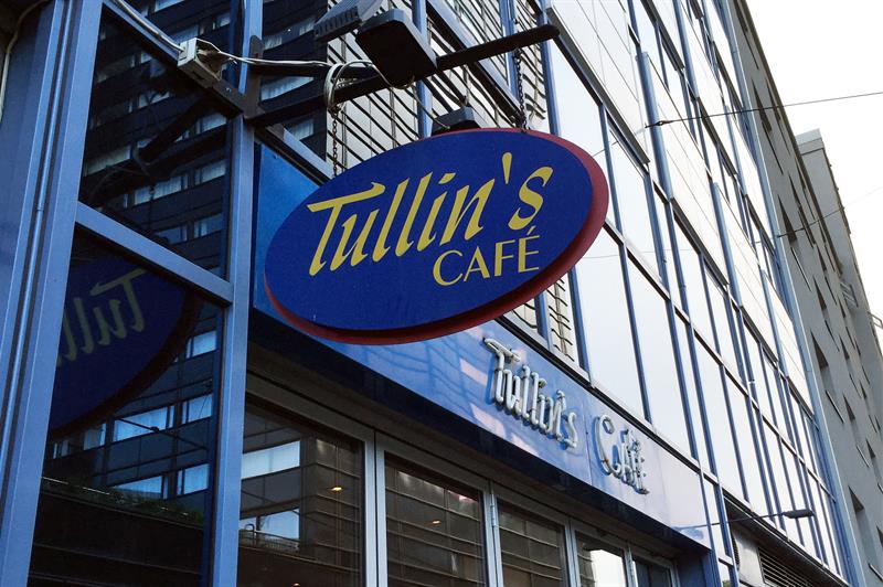 Tullins Café