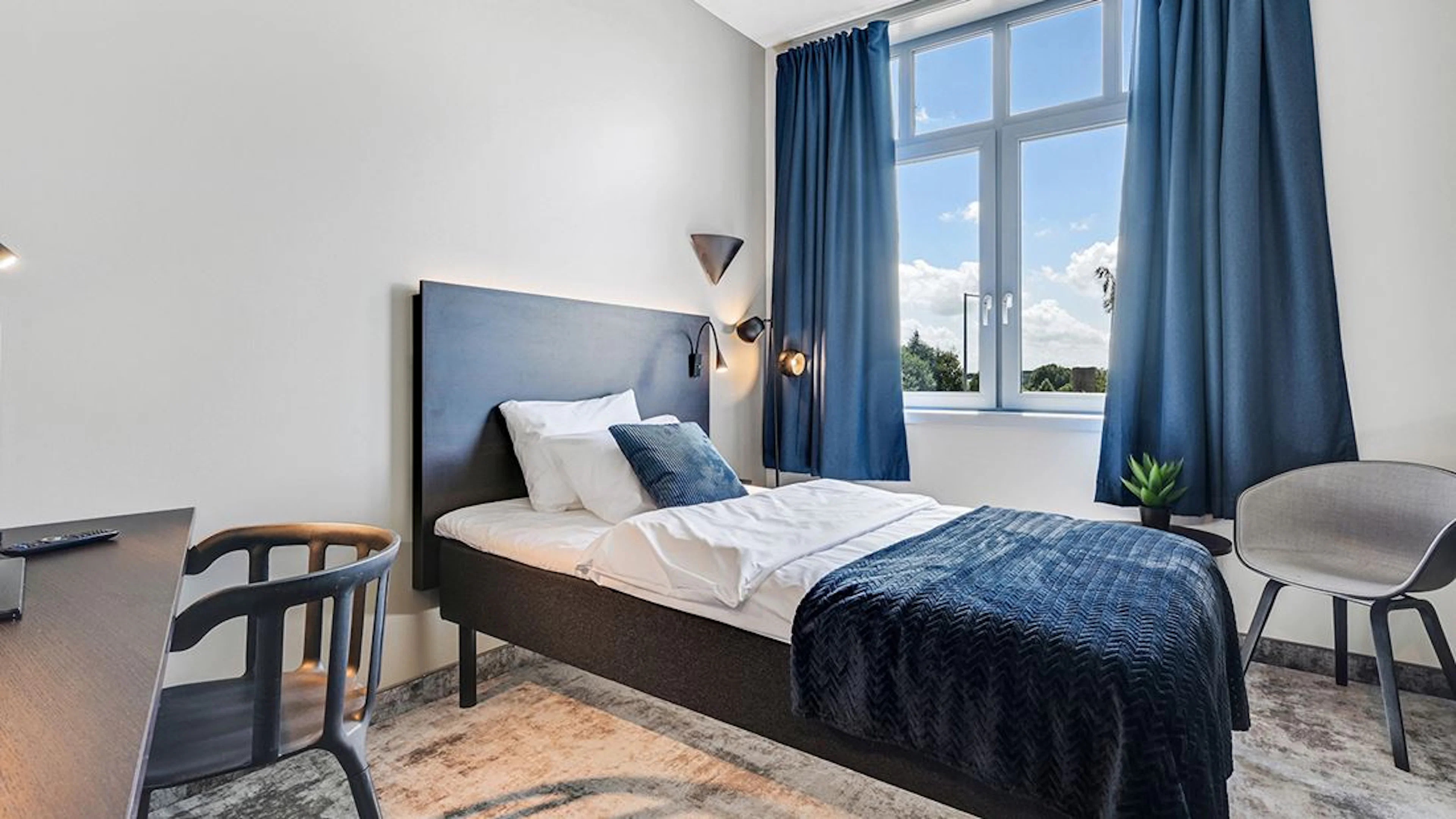 Standard Room Single (in separate building)
