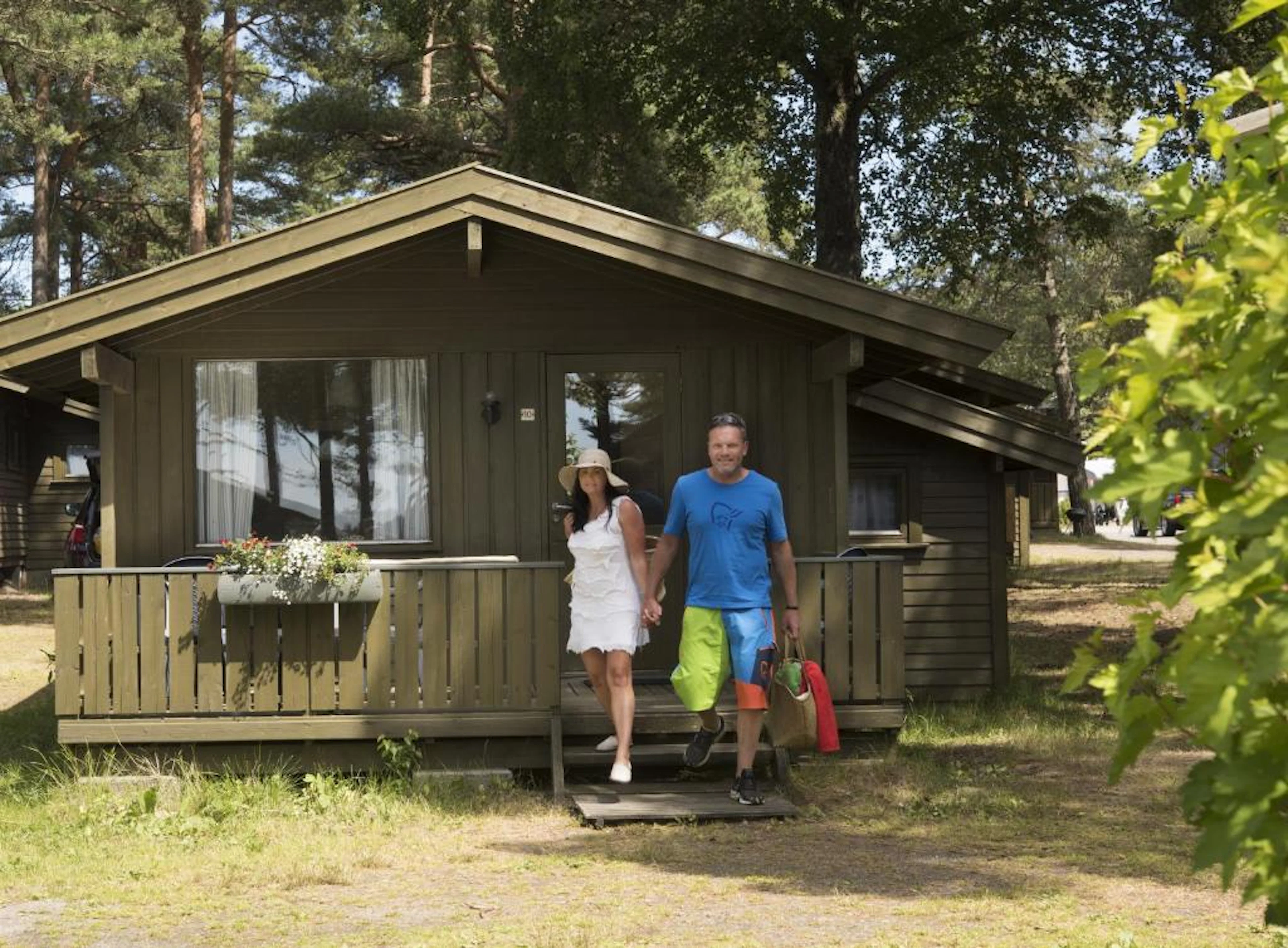 Motel Cabin B, Three-bedroom cabin – sleeps up to 8 guests