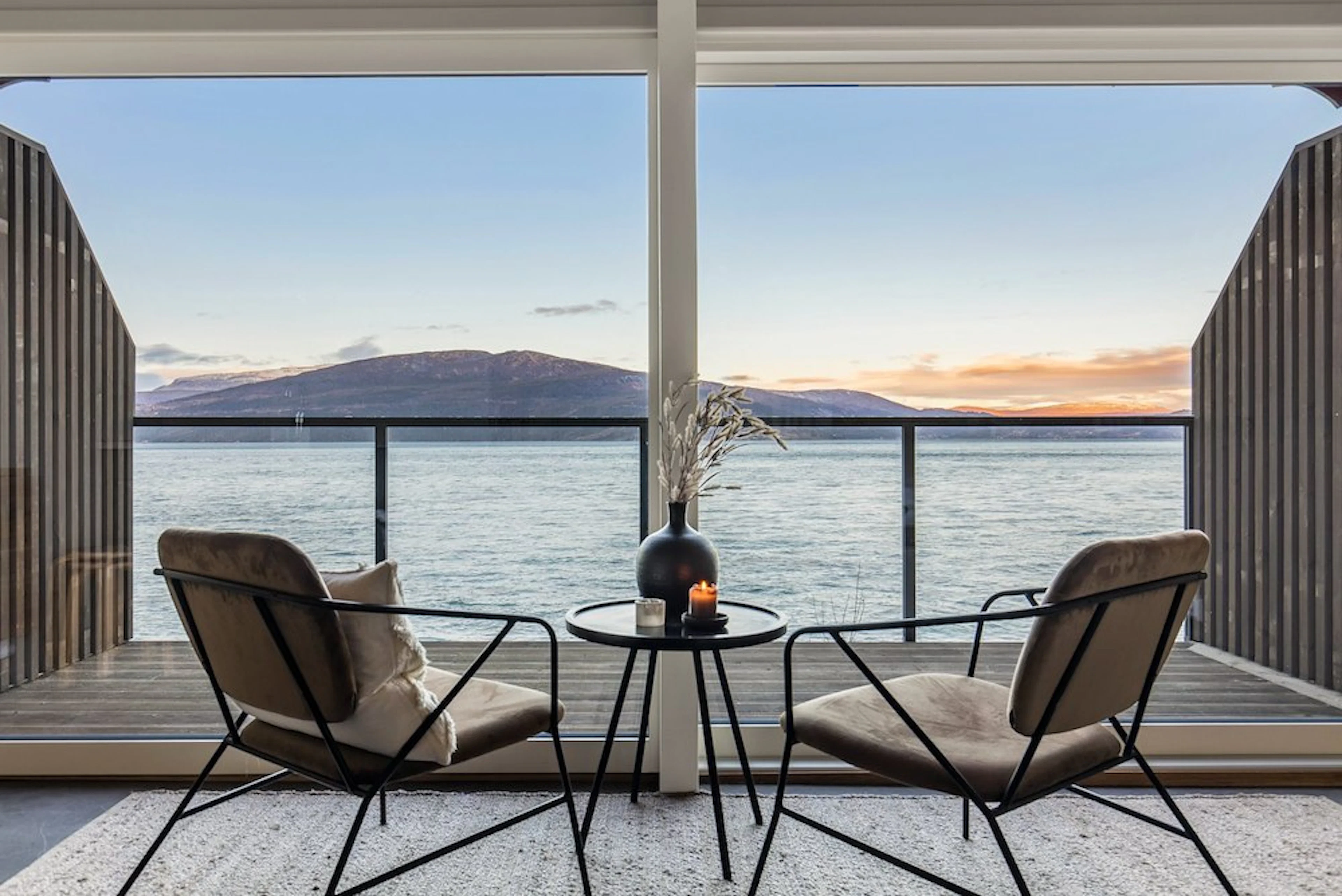 Cottage 2 people - balcony and beautiful fjord view