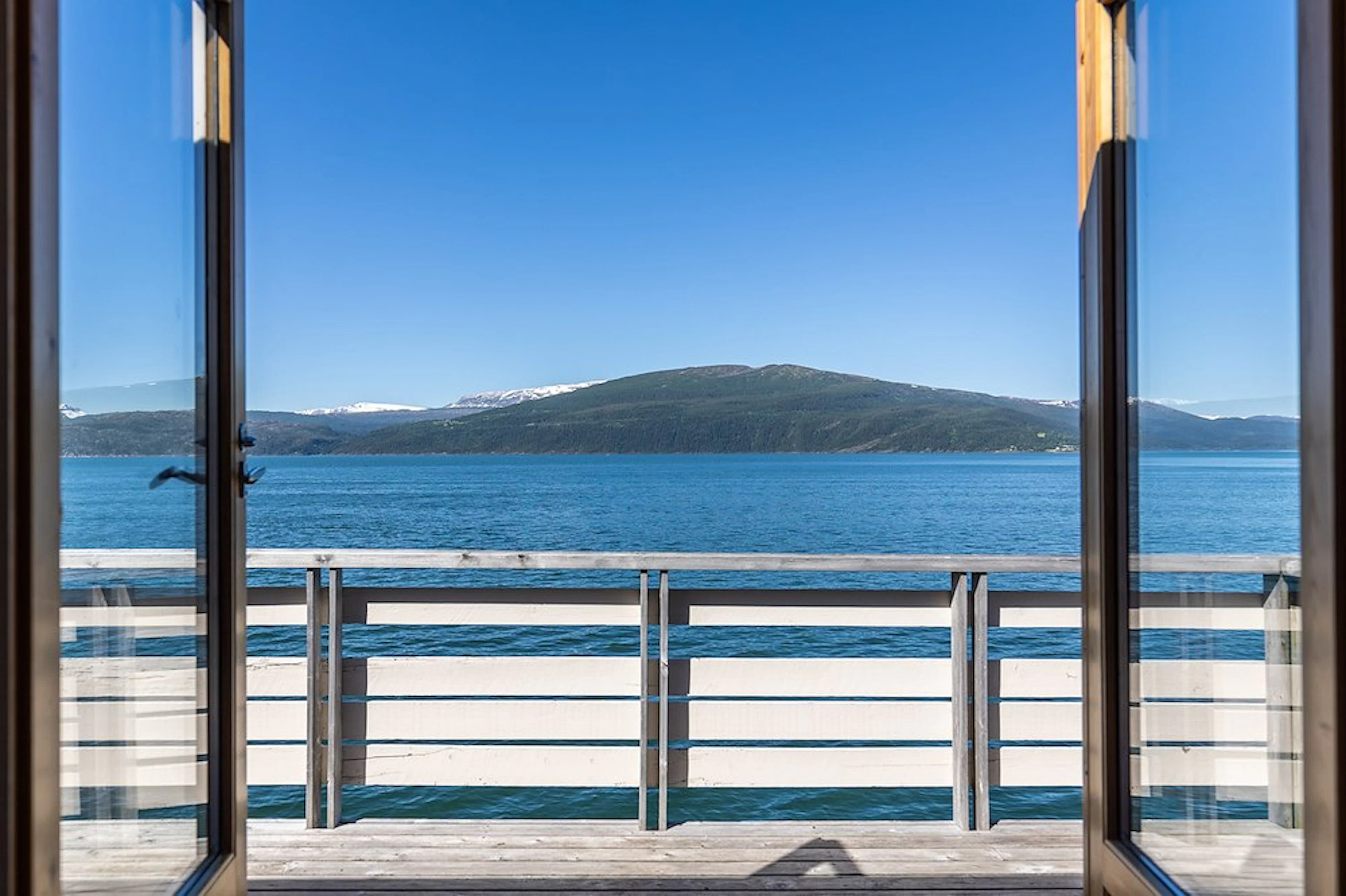 Apartment 5 people - with balcony and beautiful fjord view