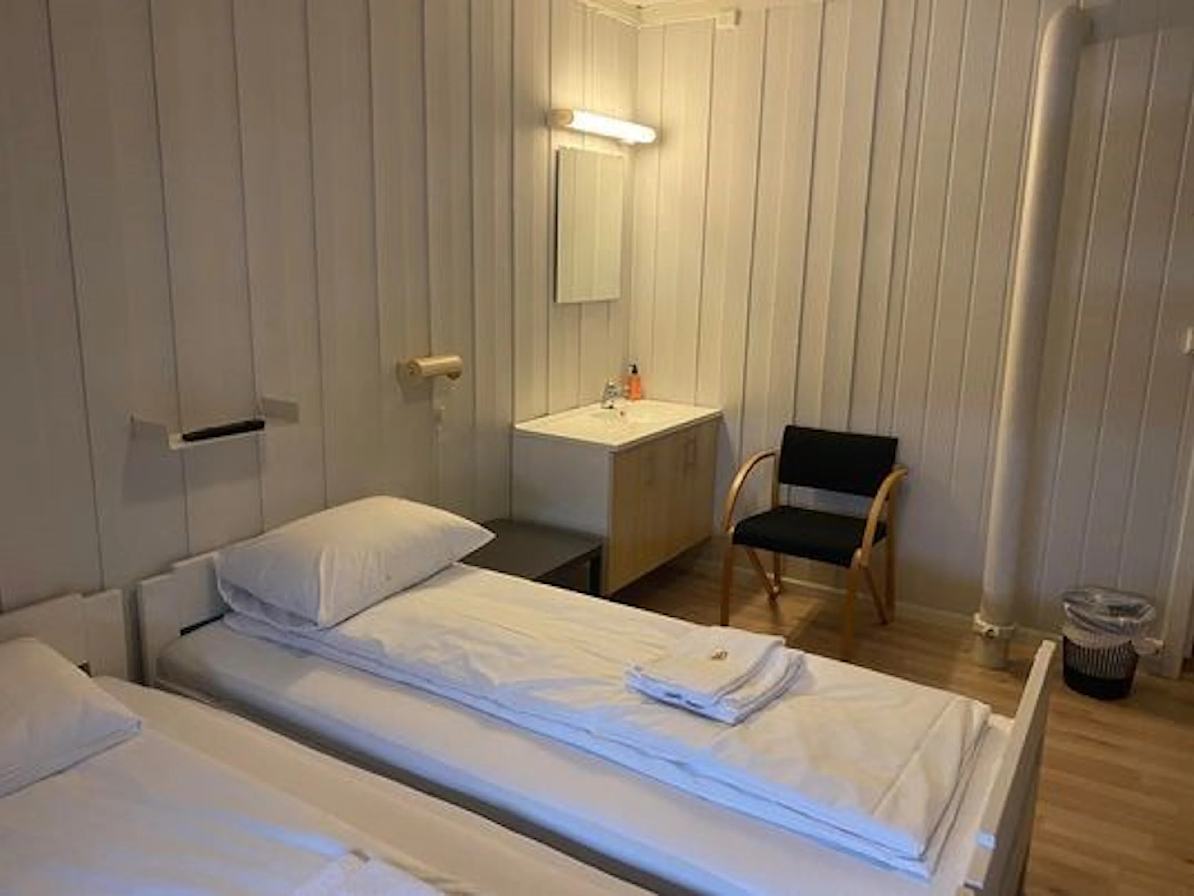 Dobbeltrom med felles bad