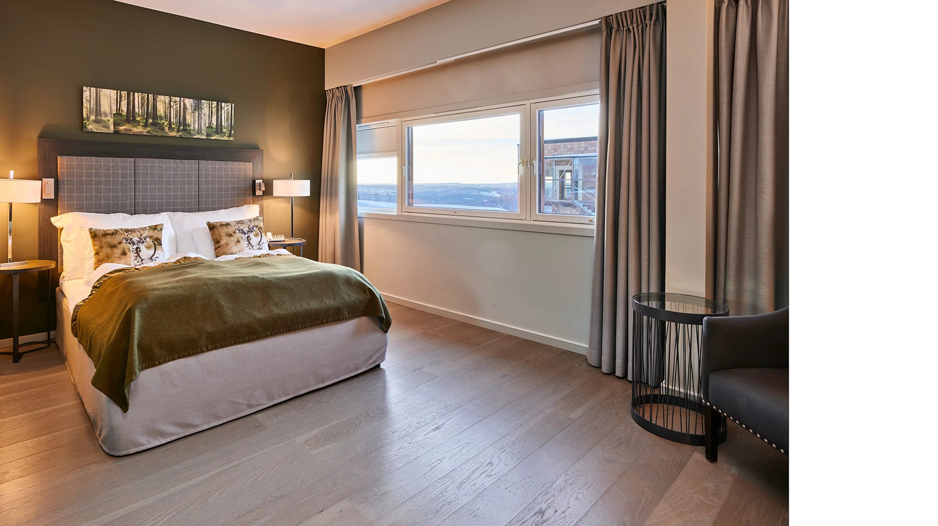 Double room adapted for individuals with disabilities