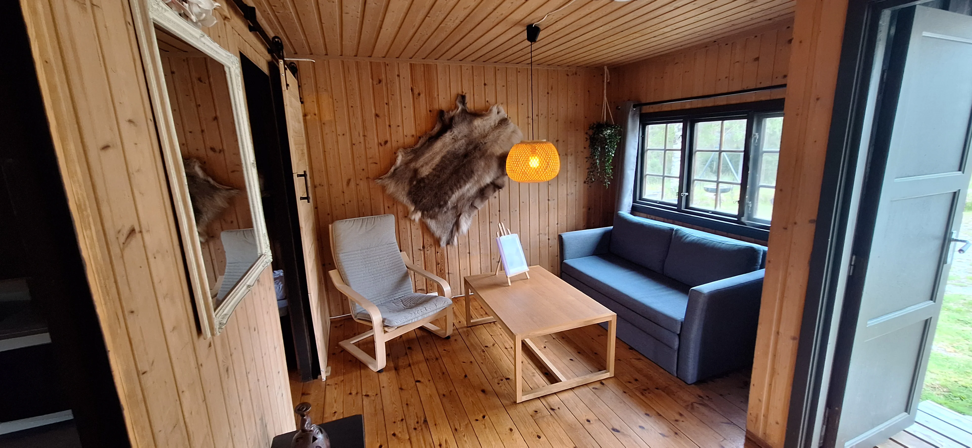 Large cabin connected nr 6
