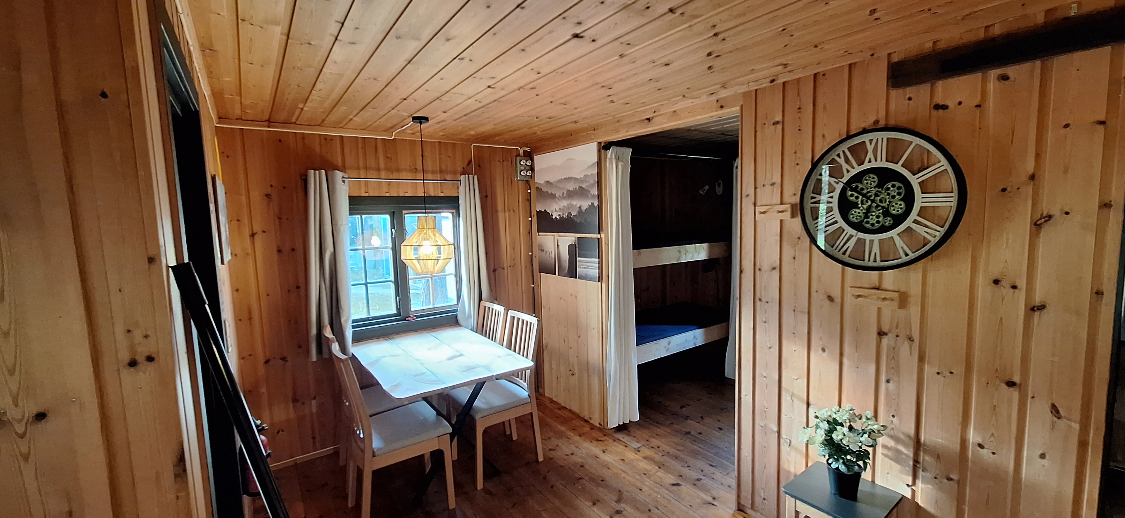 Large cabin freestanding nr 7
