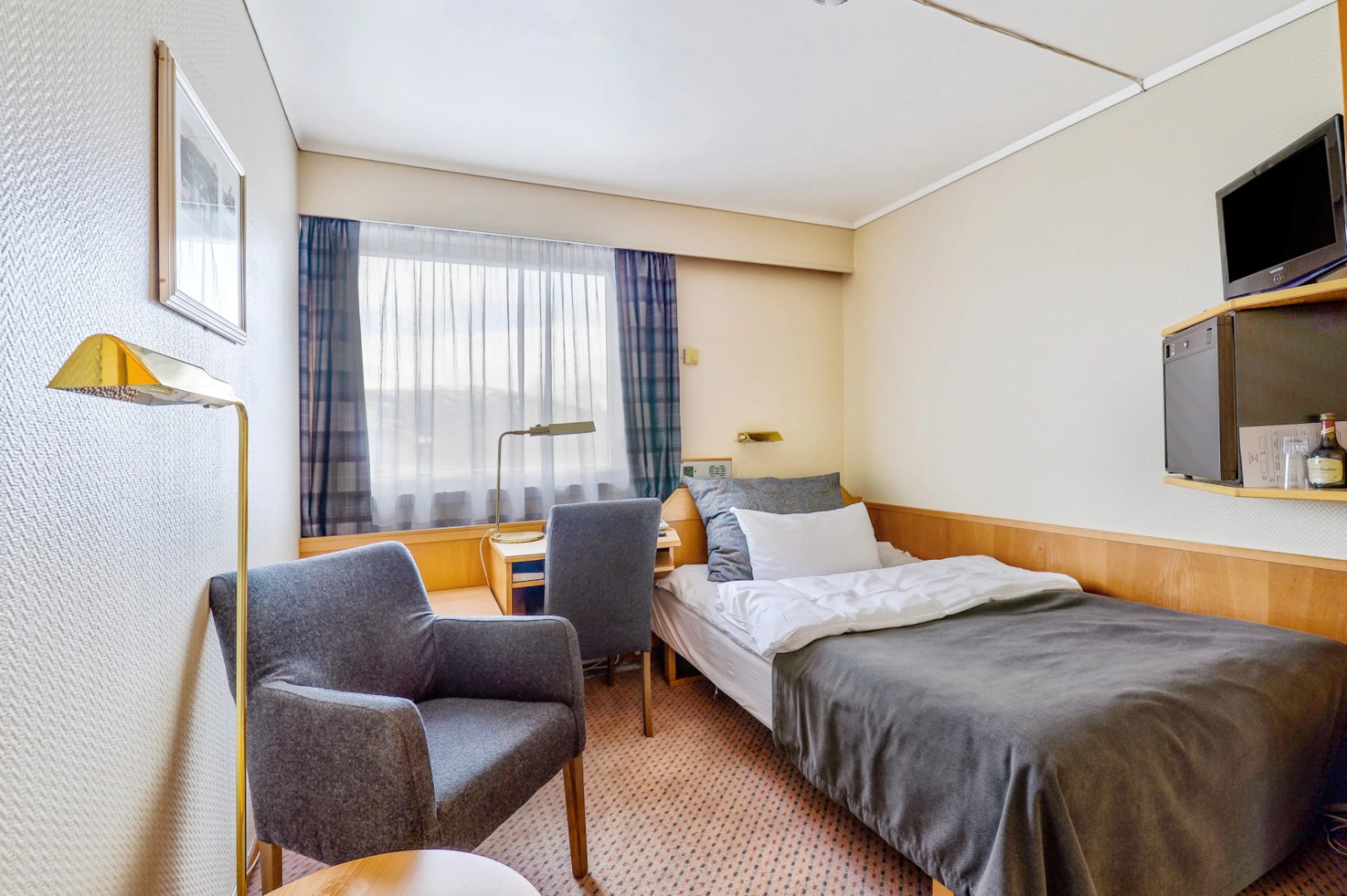 Standard single room