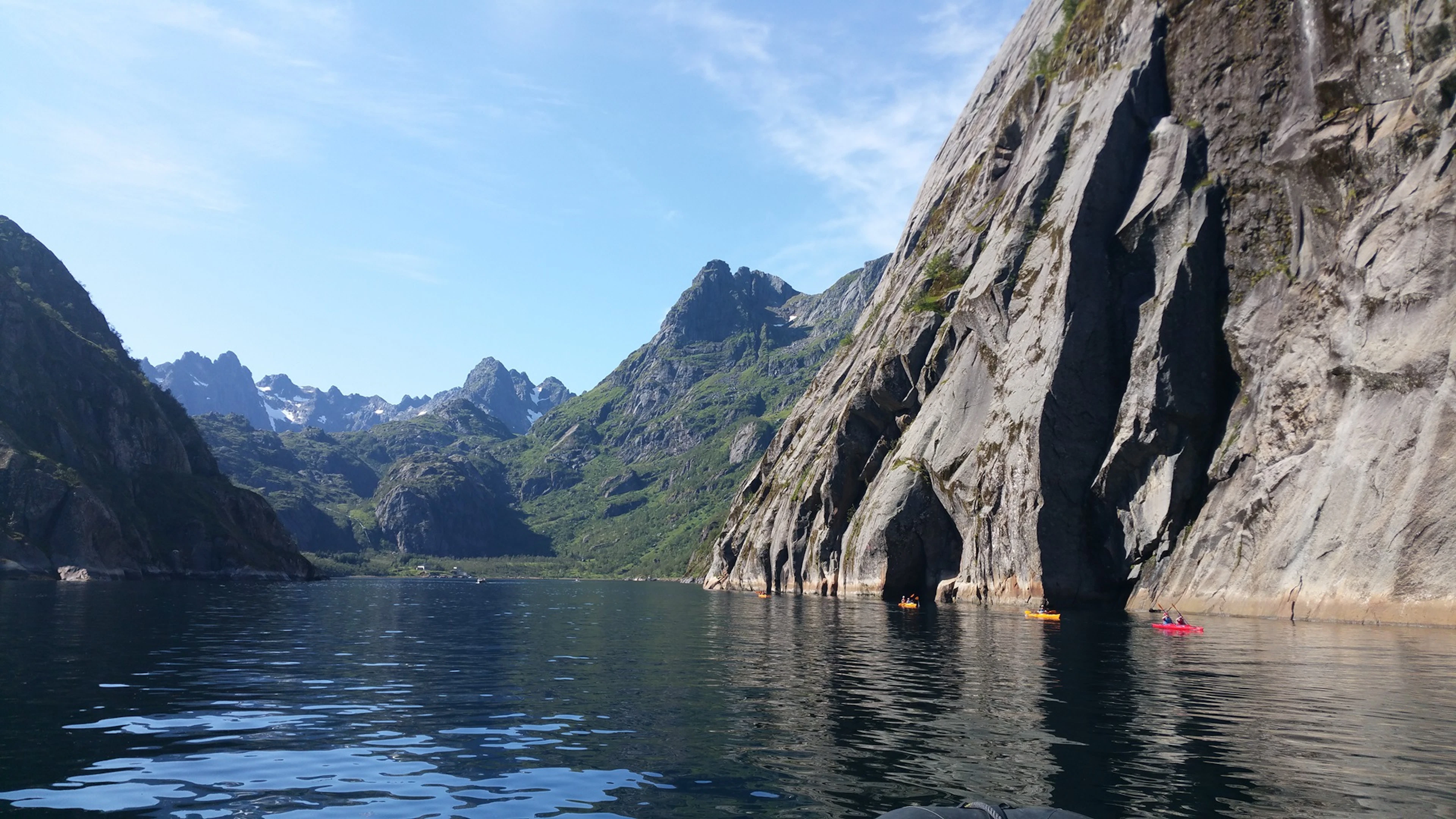 Geführte Kajaktour auf den Lofoten ab Svolvær