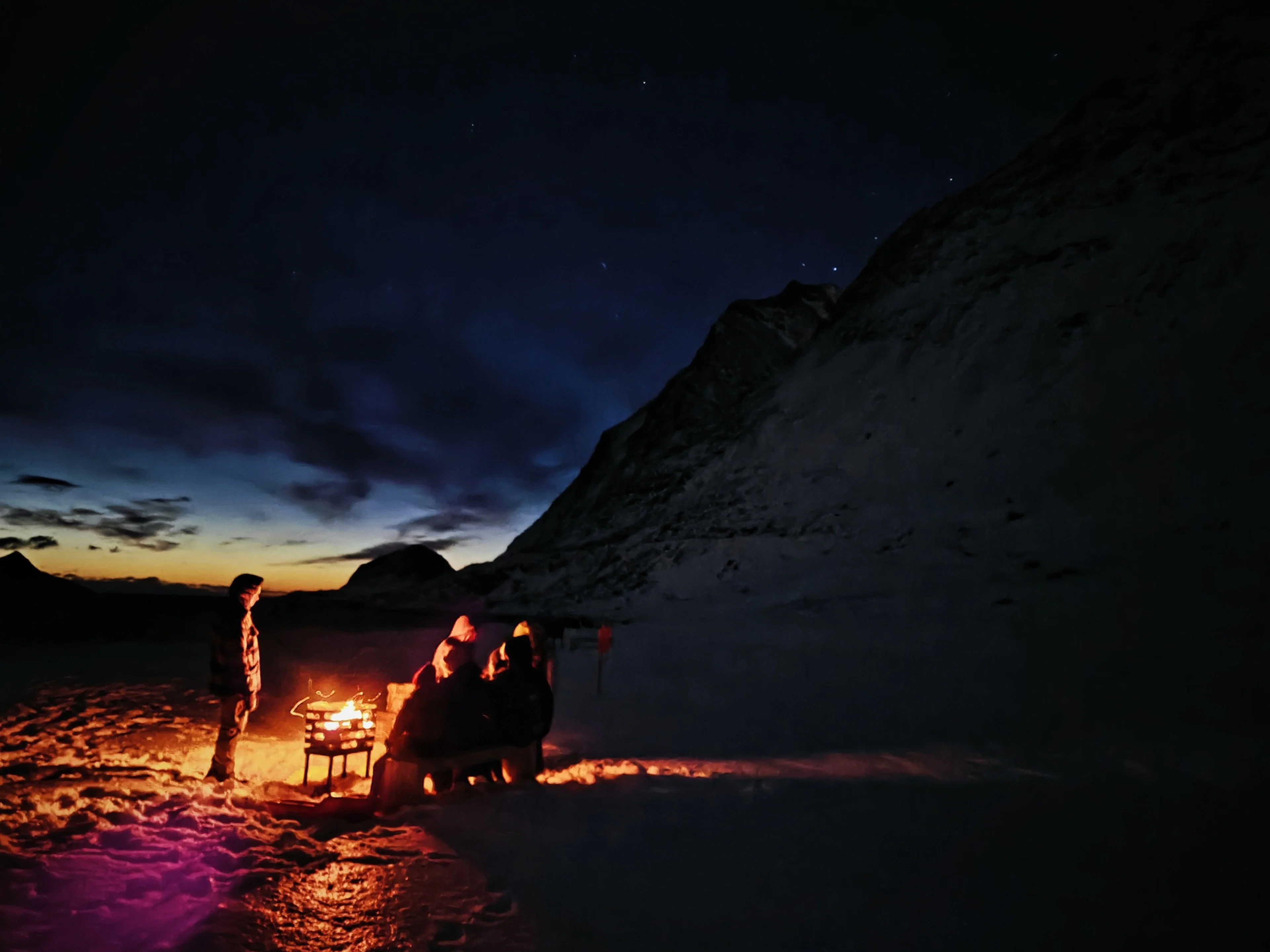 Private Nordlichterjagd mit Lagerfeuer auf den Lofoten