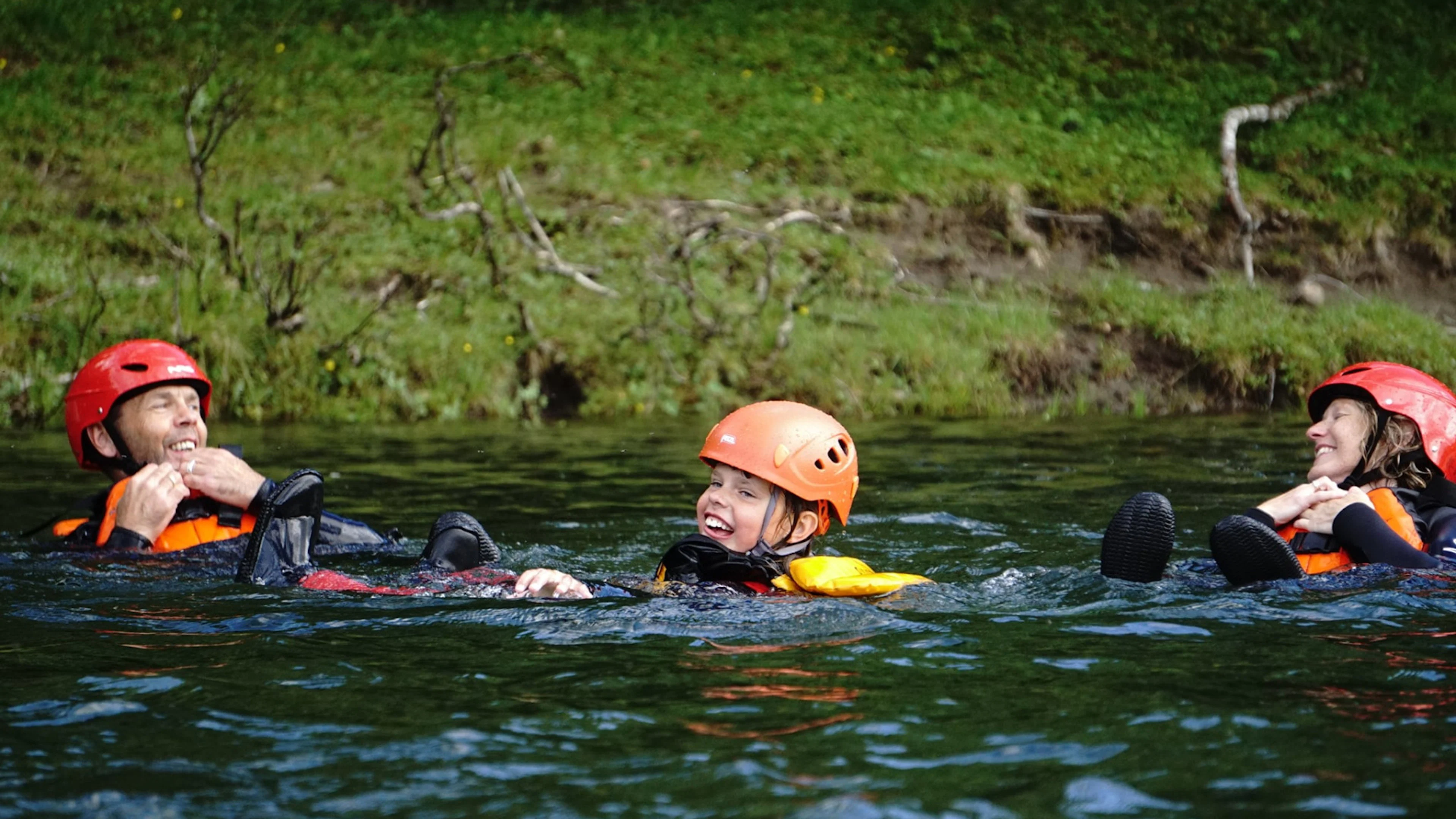 Familien-Rafting in Trofors