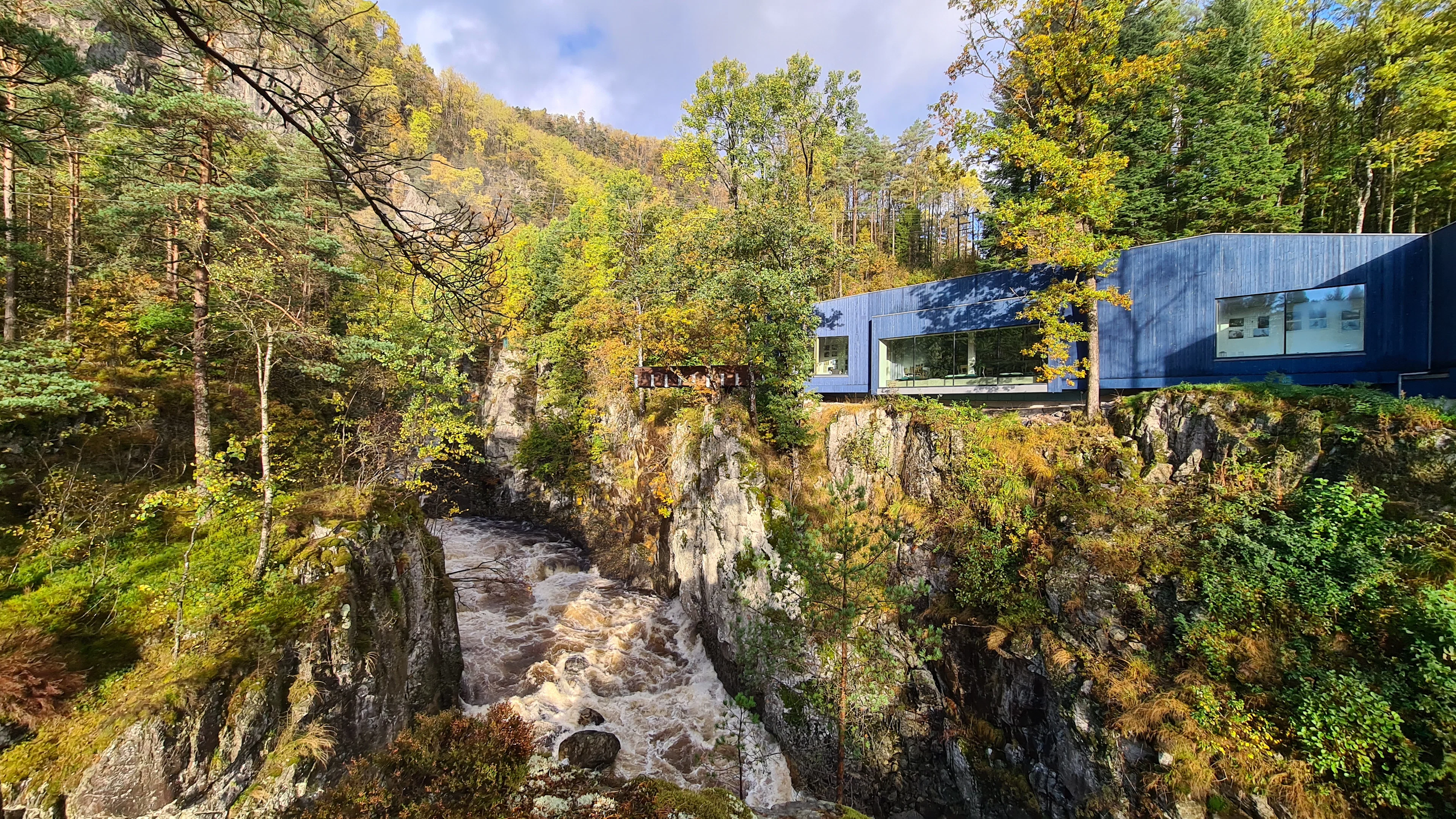 Norwegisches Wildlachs-Zentrum (Kvåsfossen) – Entdecken Sie die Reise des Lachses