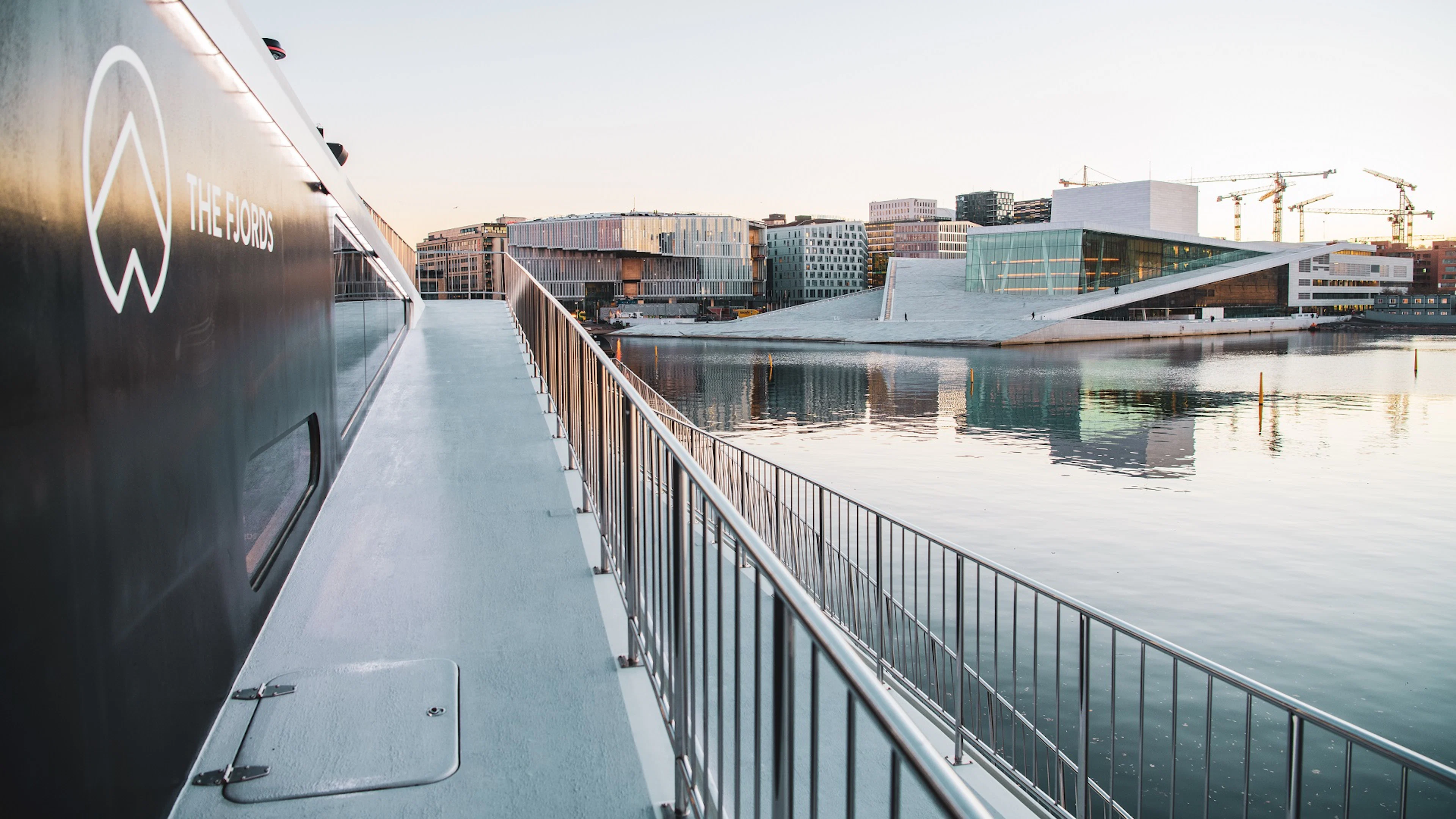 Elektrische Hafenrundfahrt mit Audioguiding im Osloer Hafen