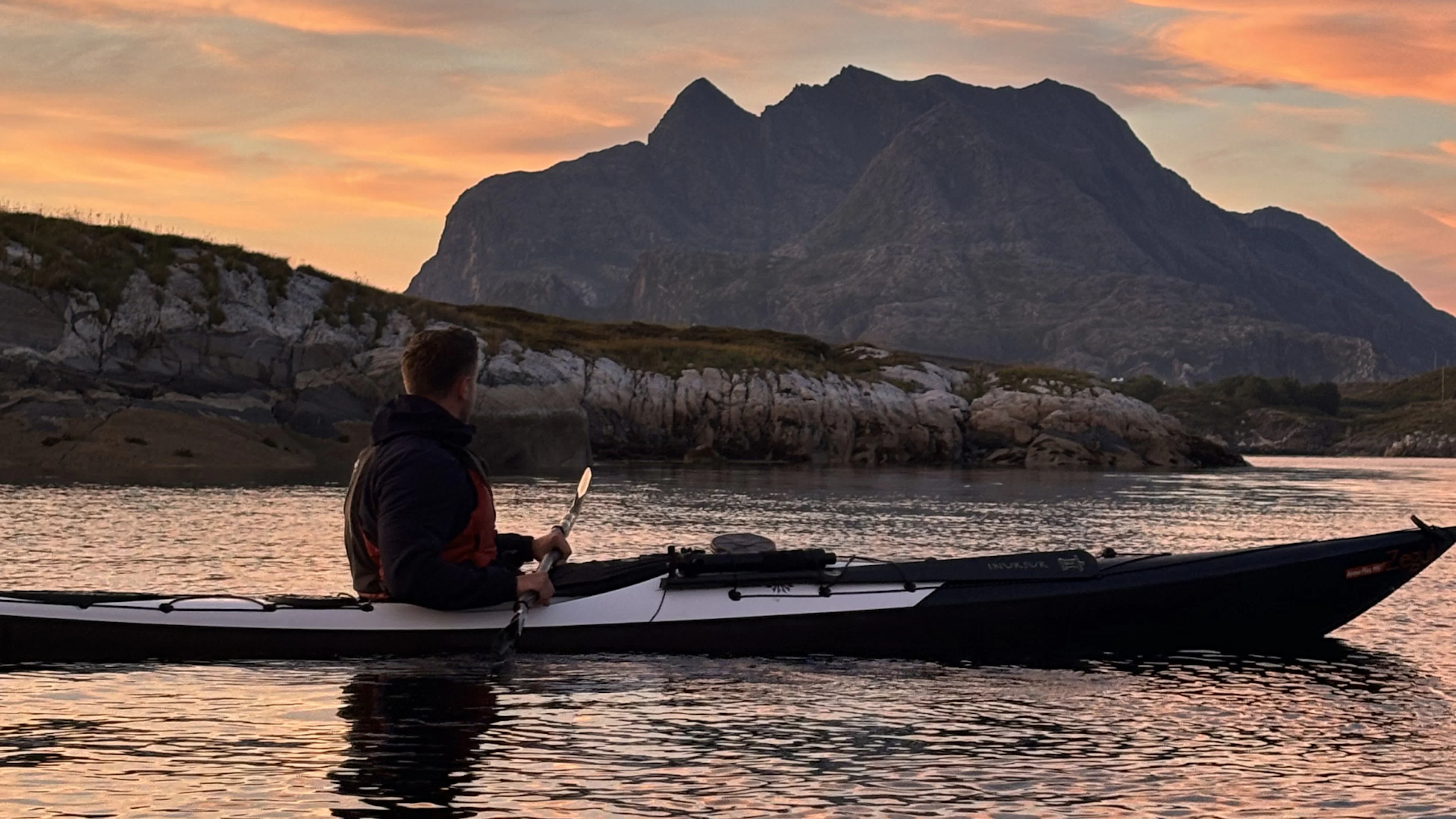 Herøy - Geführte Abend-Kajaktour