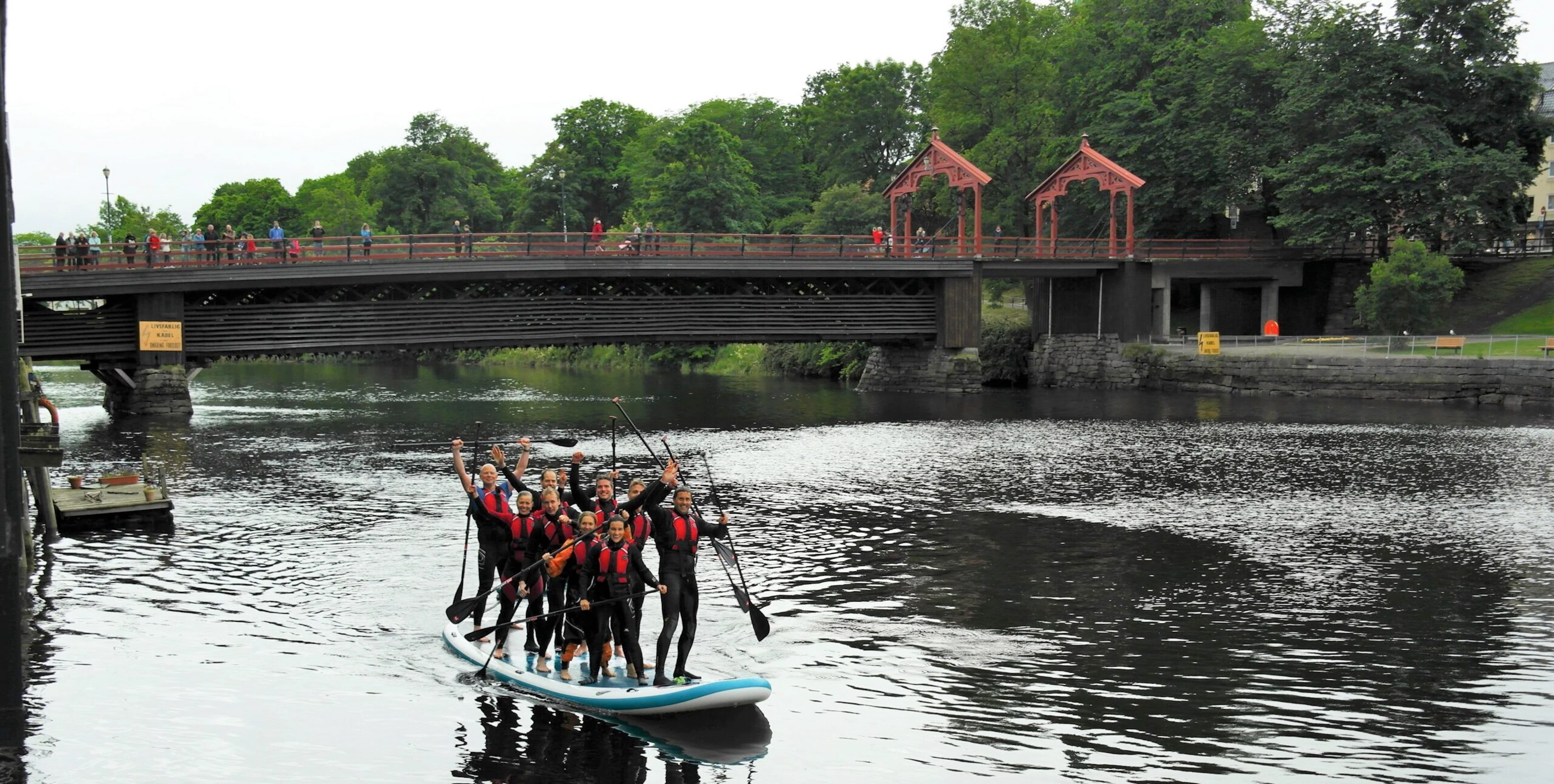 SUP Giga Board Abenteuer auf dem Nidelven Fluss in Trondheim