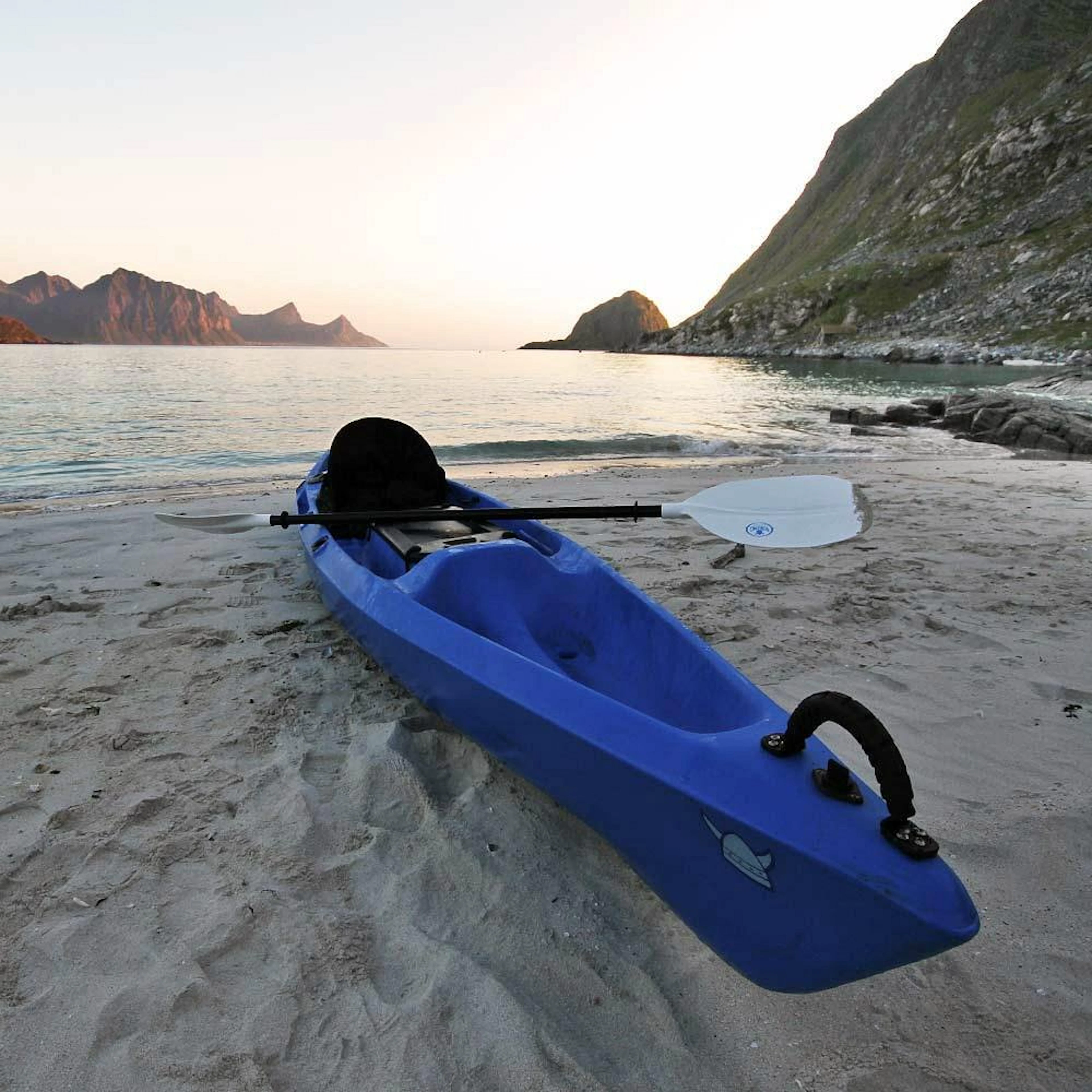 Sit-on-Top Kajakverleih am Haukland Strand, Lofoten