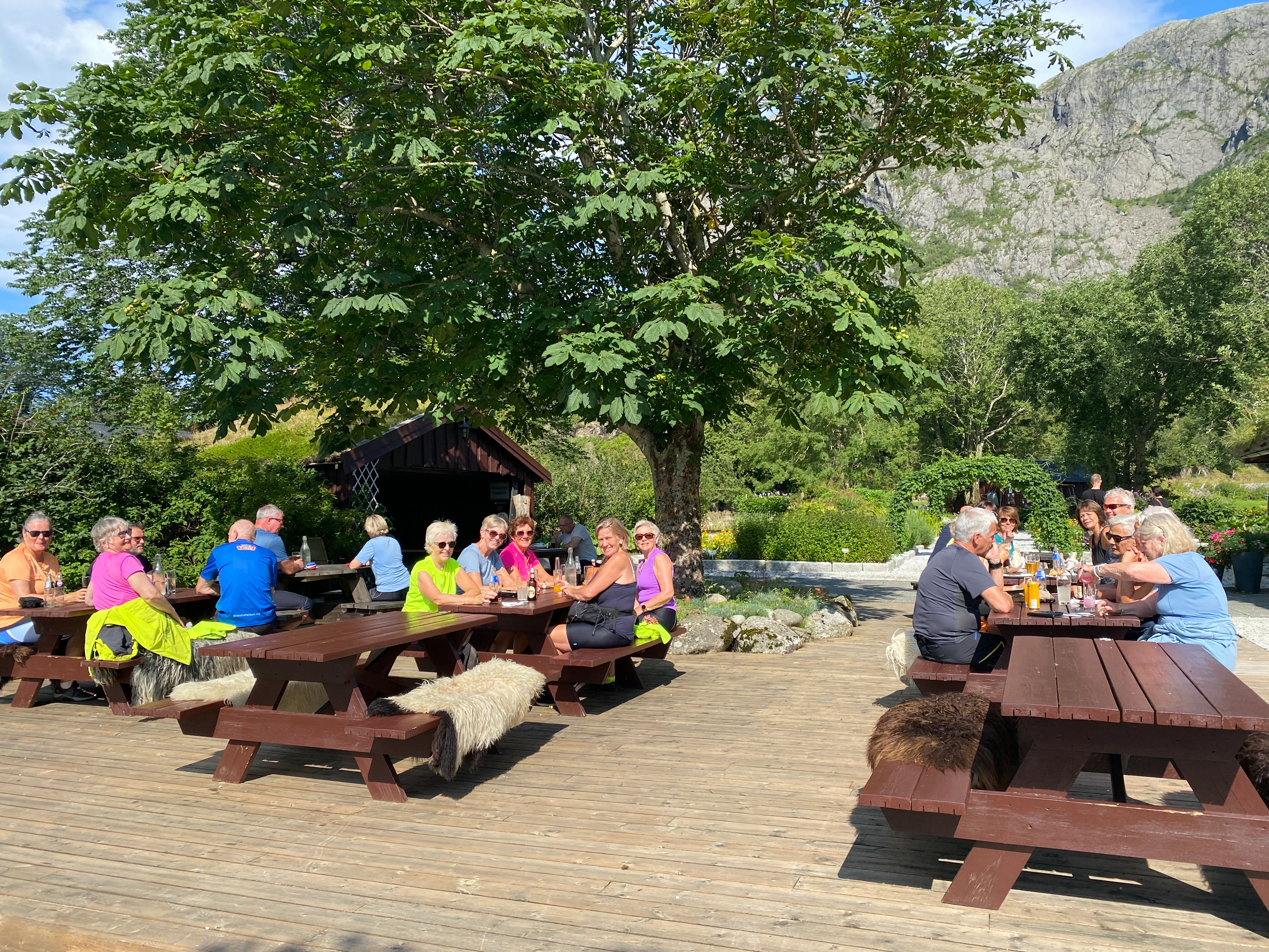 Gartenspaziergang in Hildurs Kräutergarten - Brønnøysund, Norwegen