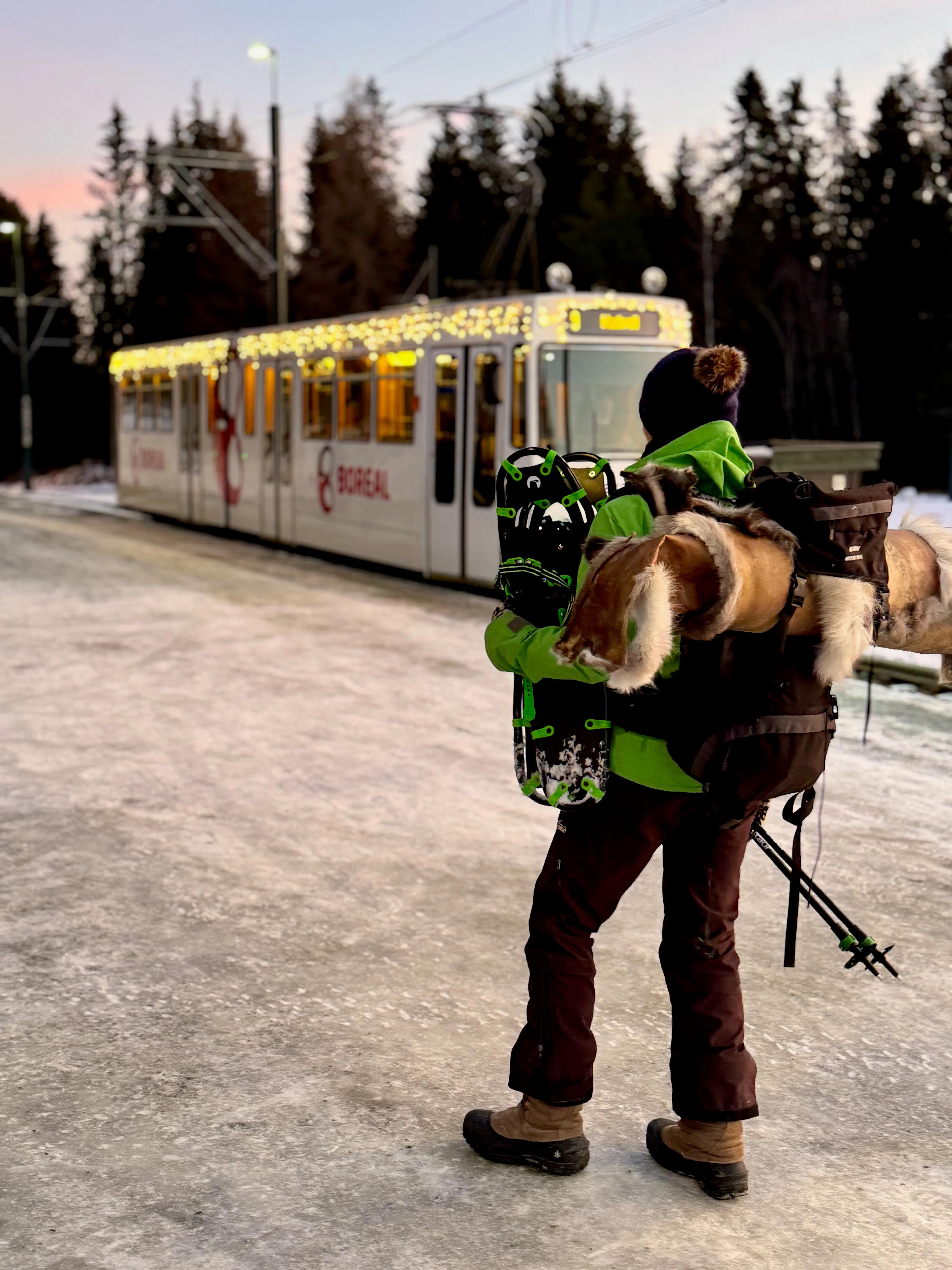 Schneeschuhwandern und eine Fahrt mit der Northern Tram in Trondheim nach Lian