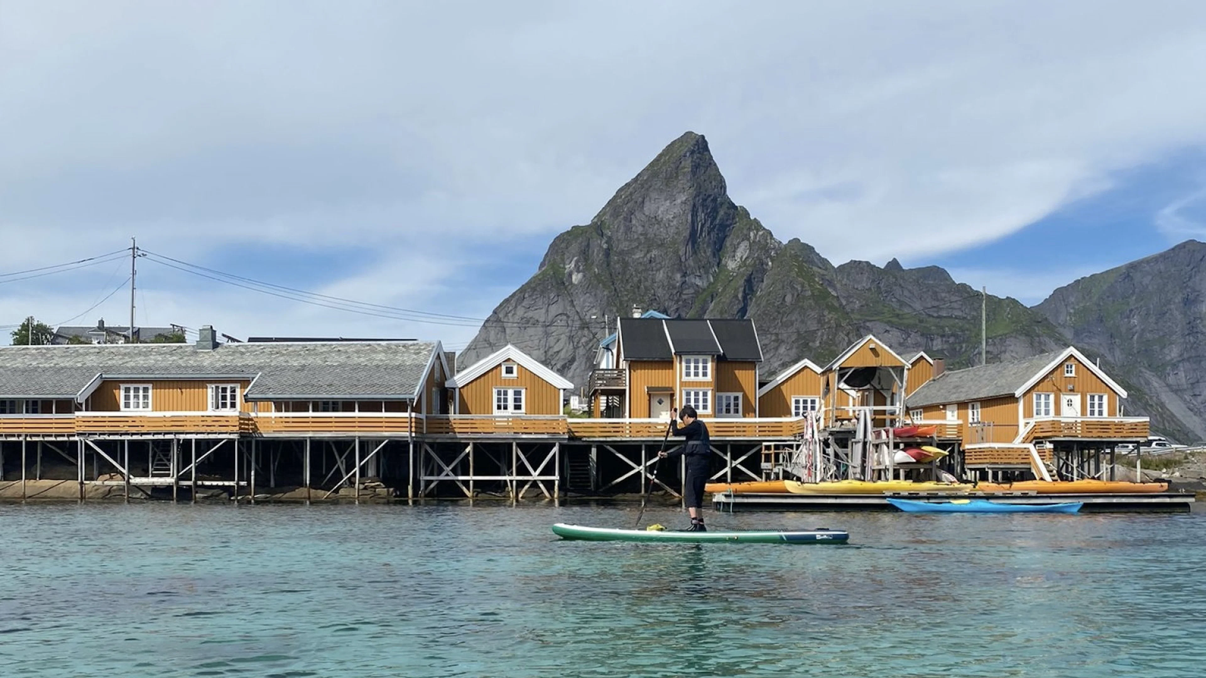 Geführte SUP-Safari auf dem Reinefjorden, Lofoten