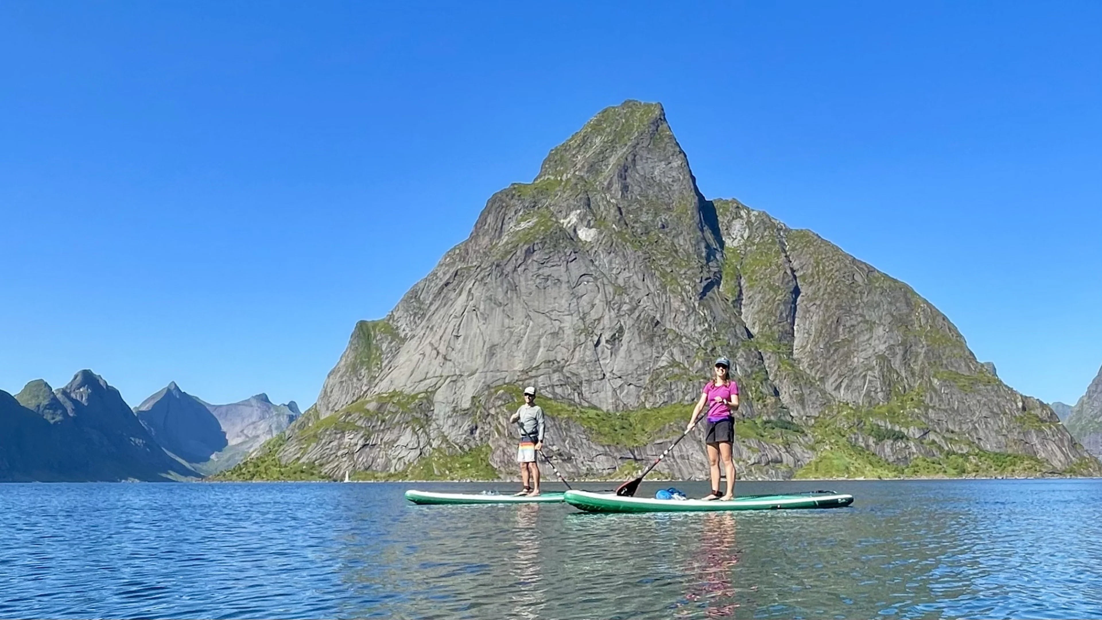 Geführte SUP-Safari auf dem Reinefjorden, Lofoten