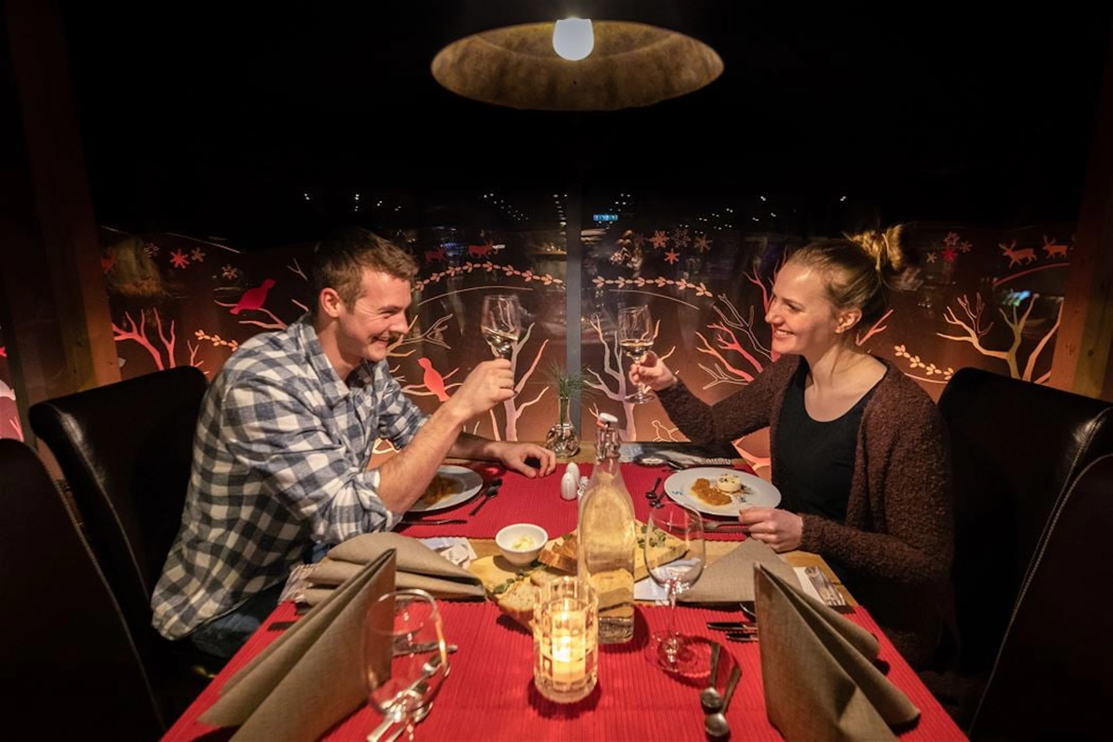 Besuch des Skigebiets Kirkenes mit arktischem Abendessen inkl. Transfer von Thon oder Scandic - Kirkenes, Norwegen