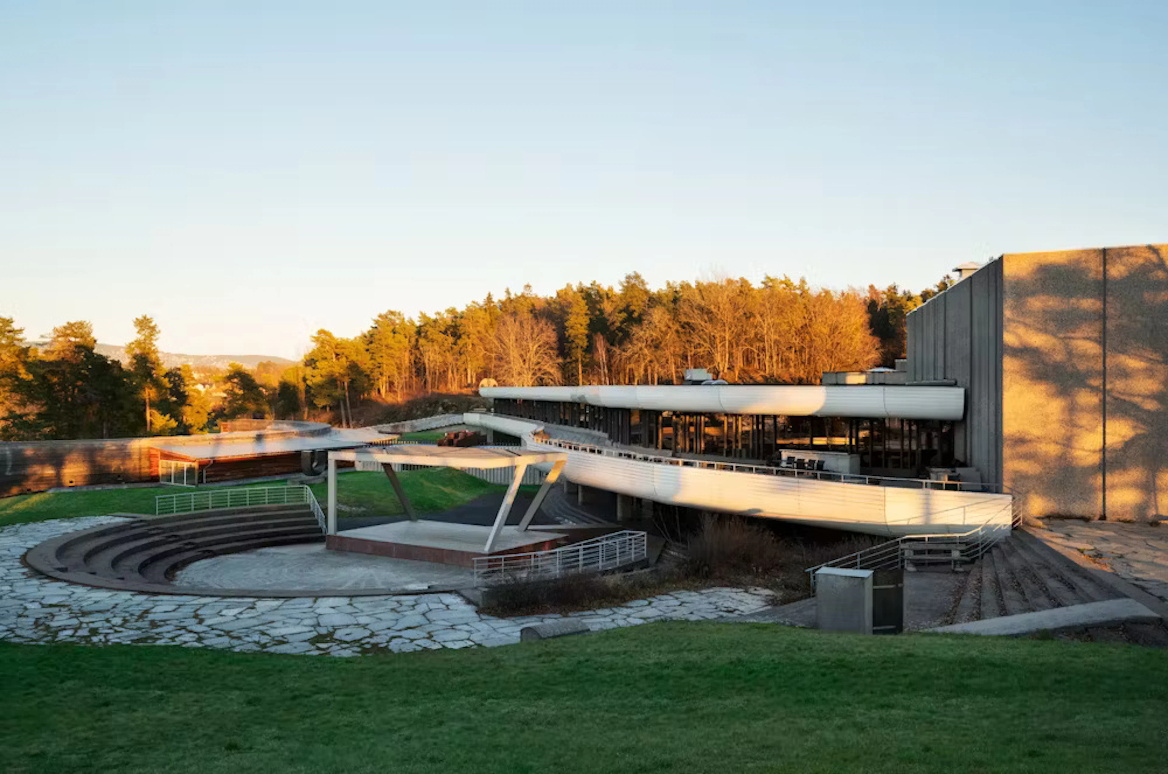 Henie Onstad Kunstzentrum – Erlebnis moderner und zeitgenössischer Kunst (Høvikodden, Norwegen)